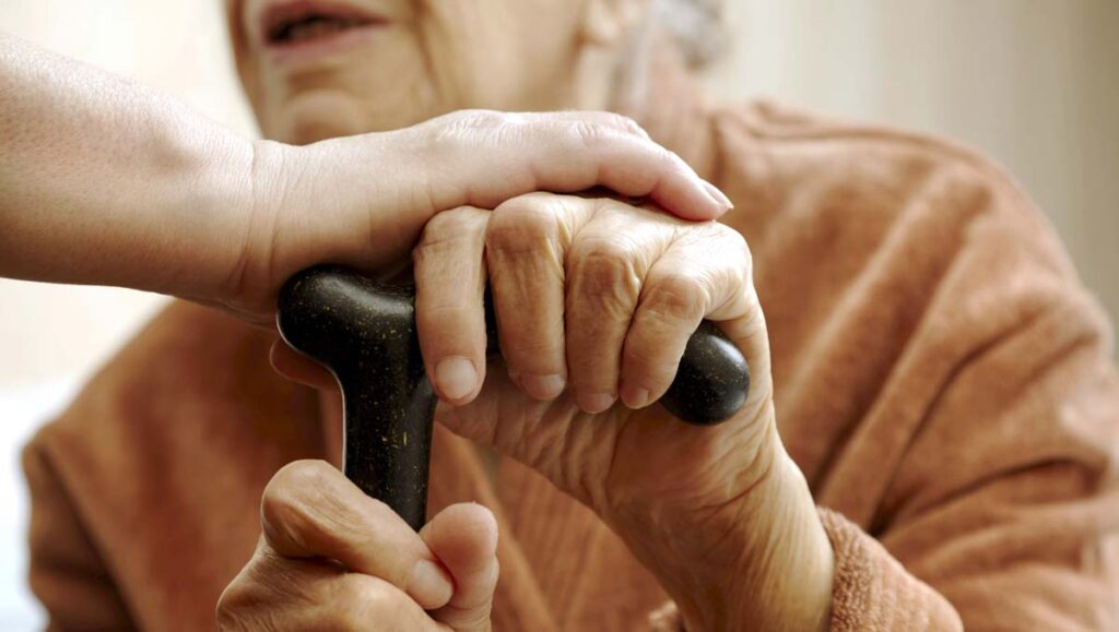 Testosterona Efeitos Colaterais no Homem, Mulher, Adolescentes e Idosos 5 idoso